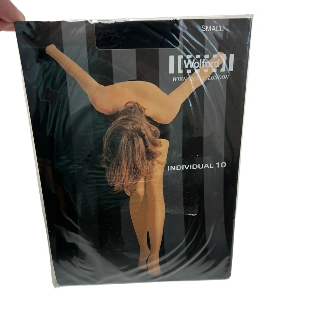 Wolford Individual 10 Denier Tights Style 116 40 in Black Size Small Matte NEW‎